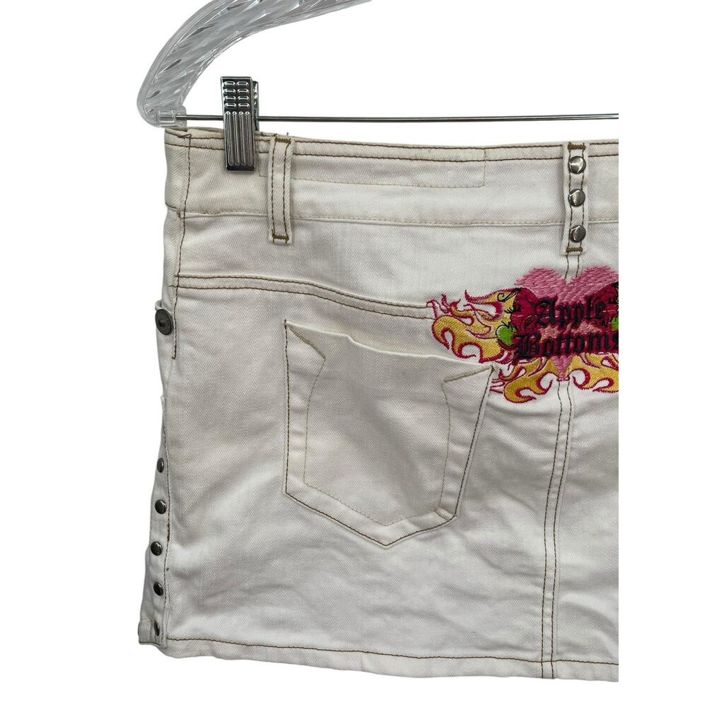 Vintage Y2K Apple Bottom Jeans Mini Skirt Embroidered White Denim Size 7 / 8 - Picture 8 of 12